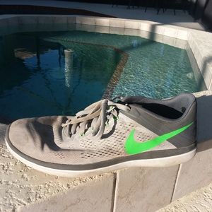 NIKE Grey Green Running Shoe Trainer Size 13